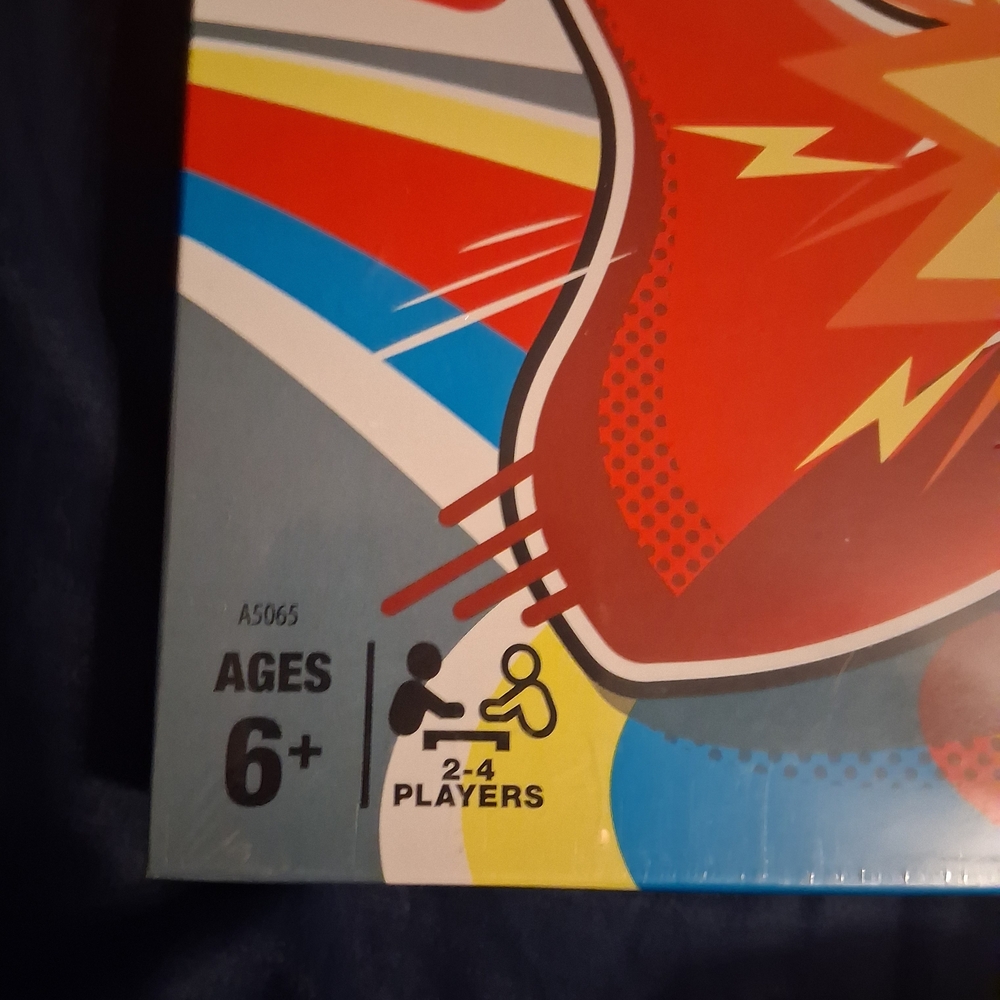 Hasbro Sorry! Game with Red and Green Pieces - Picture 2 of 2